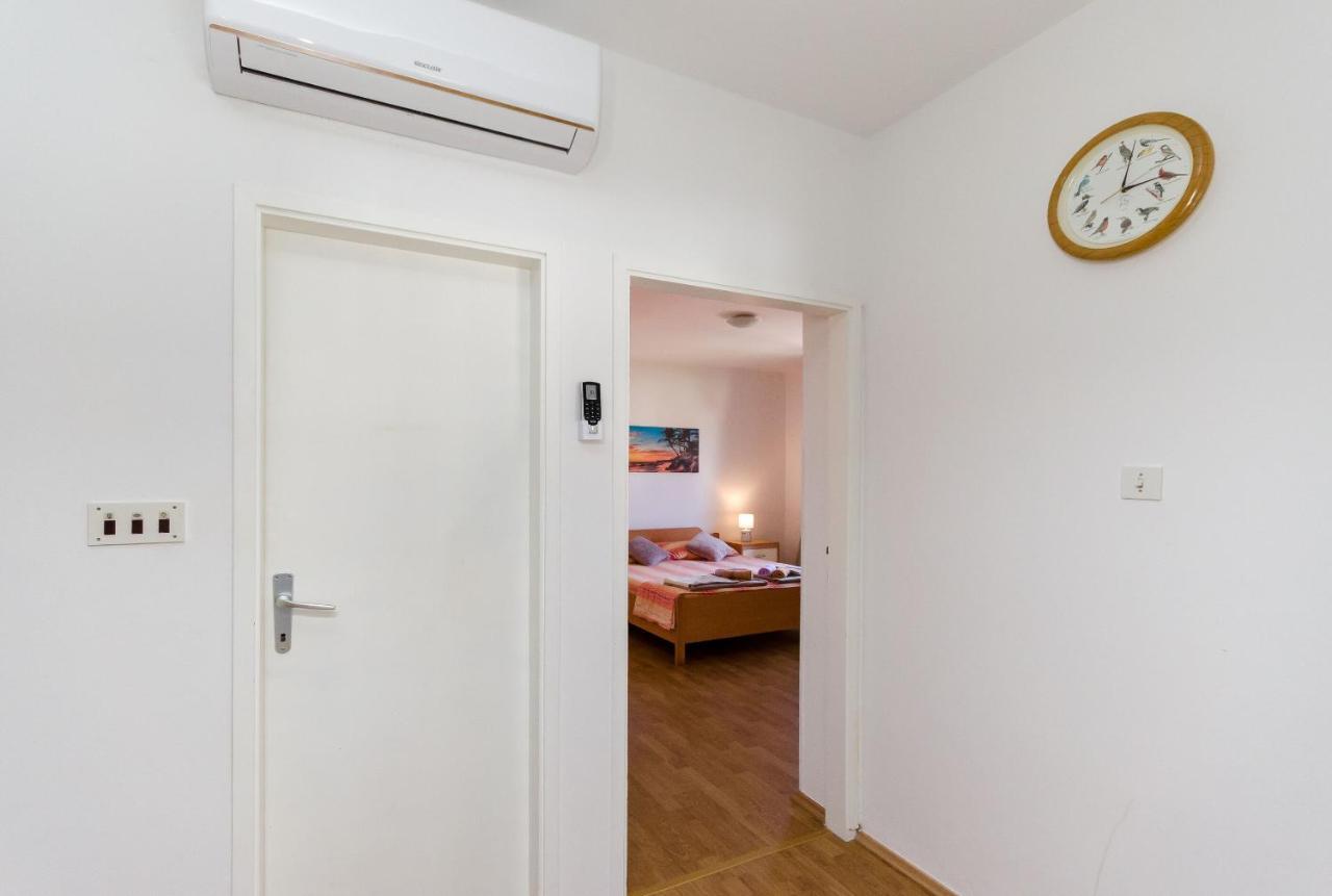 Apartments Luka Supetarska Draga Exterior photo