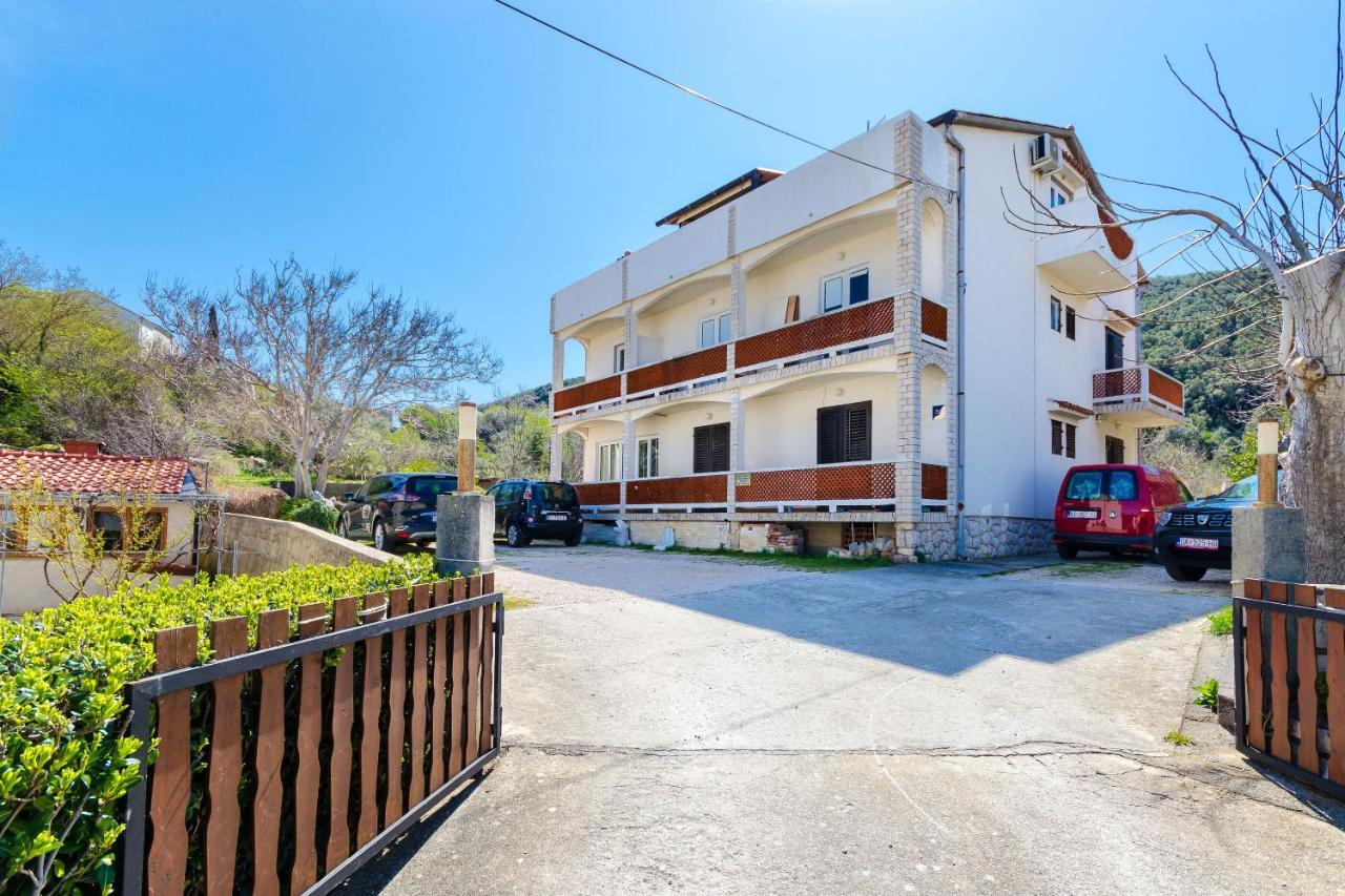 Apartments Luka Supetarska Draga Exterior photo