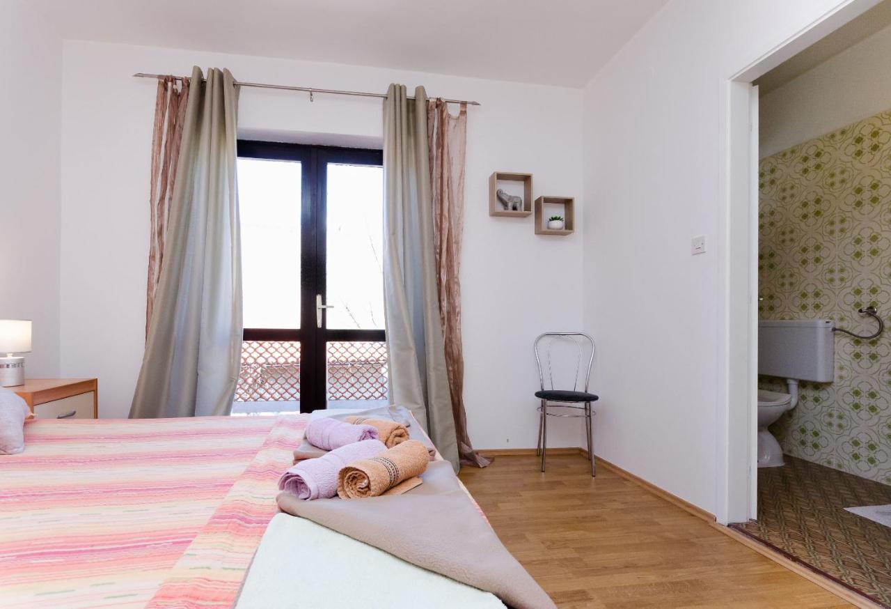 Apartments Luka Supetarska Draga Exterior photo